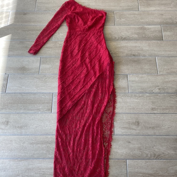 Lovers + Friends Dresses & Skirts - Lovers + Friends Off The Shoulder Red Lace Maxi Dress Size: XS
